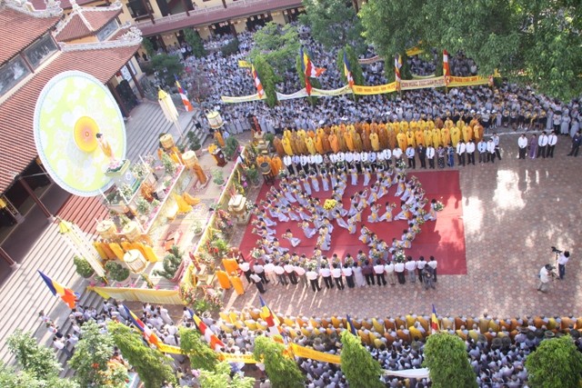 Giáo hội Phật giáo Việt Nam long trọng tổ chức Đại lễ Phật đản Phật lịch 2557 - ảnh 3
